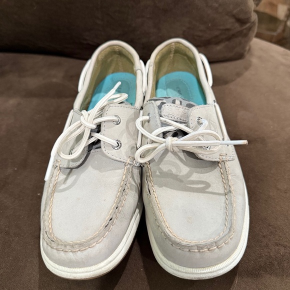 Sperry Top Sider Gray and White Leopard Print Loafers - Picture 4 of 6